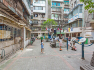 头桥社区黄金路125号大院