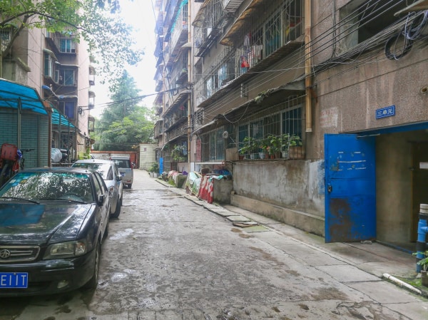 贵铁康馨物业军体校小区